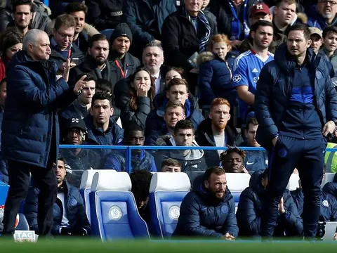 SỐC! Thua mất trí, Mourinho từ chối bắt tay Lampard