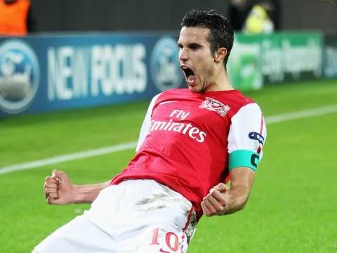 SỐC! Van Persie tuyên bố Arsenal là "kẻ phản bội"