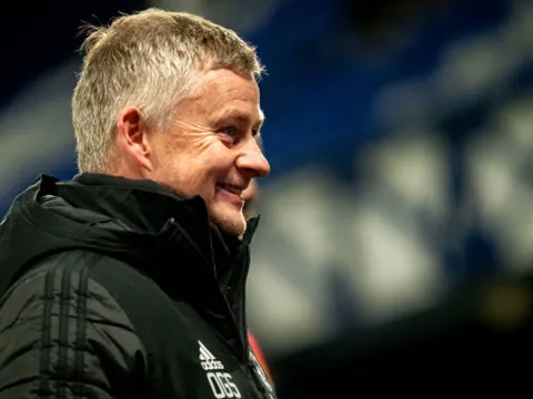 Michael Owen lên tiếng dự đoán về cuộc đại chiến Arsenal - Man Utd