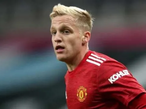 Solskjaer bảo vệ Van de Beek