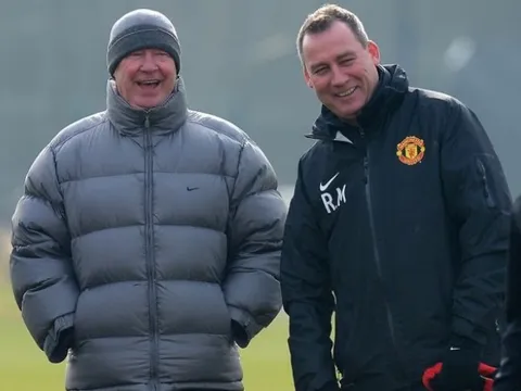 Solskjaer "ghẻ lạnh" sao Man Utd khiến "cánh tay phải" của Sir Alex sửng sốt
