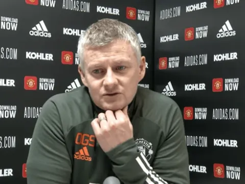 Solskjaer giải thích lý do thay người chậm trễ