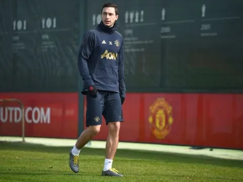 Solskjaer nói 1 lời, "nạn nhân" của Wan-Bissaka lập tức rời Man Utd
