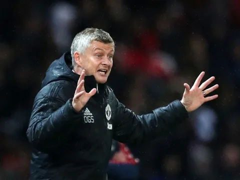 Solskjaer nổi đóa, nói lời cay đắng với trọng tài thứ 4 sau bàn thua
