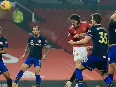 Southampton sớm 'tự hủy', Man Utd giành thắng lợi 9 sao