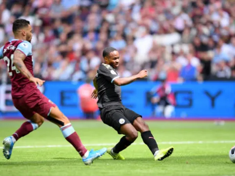 Sterling bùng nổ, Man City "làm gỏi" West Ham với chiến thắng hủy diệt