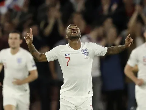 Sterling bùng nổ, Tam Sư đánh bại Kosovo trong trận cầu 8 bàn thắng