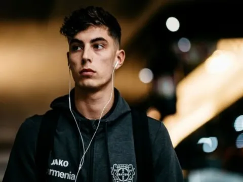 "Sự kết hợp giữa Ballack và Ozil, cậu ấy sẽ giúp Chelsea giành được những danh hiệu"