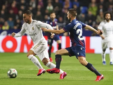Hazard trở lại không cứu được CLB, Real mất ngôi đầu cho Barcelona