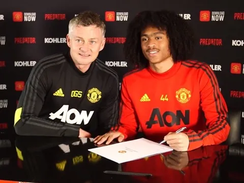 CHÍNH THỨC: Dẹp bỏ tin đồn, Man Utd gia hạn với 'tương lai Quỷ đỏ'