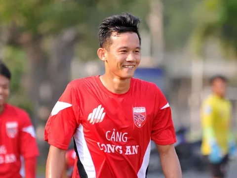Tái hợp Trần Hoài Nam, CLB Long An gia tăng hoả lực trên hàng công