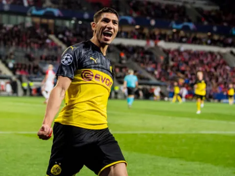 Tài năng trẻ lập cú đúp, Dortmund chính thức dẫn đầu bảng tử thần