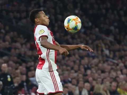 Tại sao Man Utd nên bỏ qua Sancho để mua Neres?