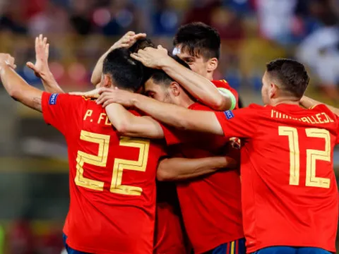 Tàn nhẫn! Đối thủ xây 3 giờ, 'Tiểu bò tót' phá nát trong 30 phút