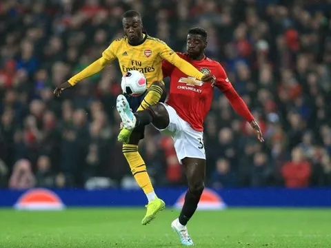 'Tàng hình' trước M.U, bom tấn Arsenal bị huyền thoại 'dìm tận đáy'