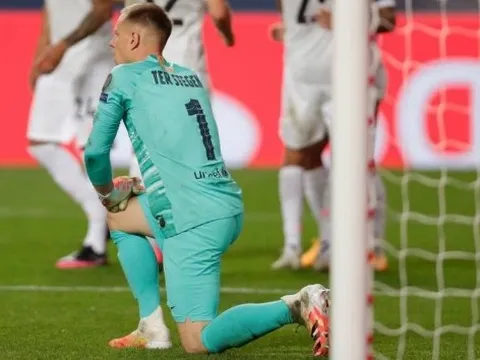Ter Stegen báo "tin dữ" cho các CĐV Barcelona