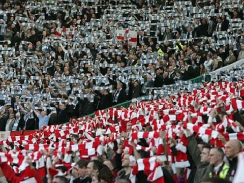 Thảm họa hàng không Munich từng mang United - City xích lại gần nhau