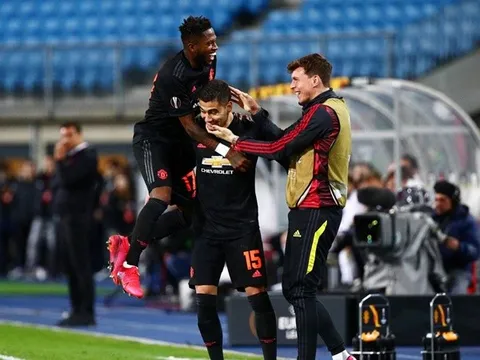 'Thảm họa' sút xa ghi bàn, Man Utd hủy diệt LASK ngay trên đất Áo