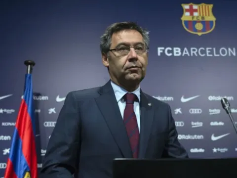 Tham thì thâm, Barca trước viễn cảnh mất 2 "siêu bom tấn" 300 triệu!