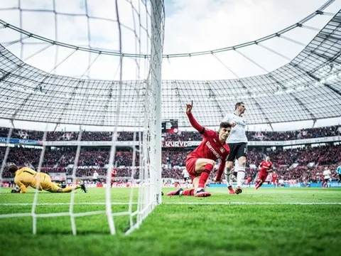 "Thần đồng 20 tuổi" khiến Bundesliga rung chuyển, bảo sao Bayern không thèm thuồng