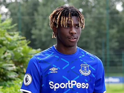 Thần đồng bóng đá Ý chật vật, sắp bị đẩy khỏi Ngoại hạng Anh