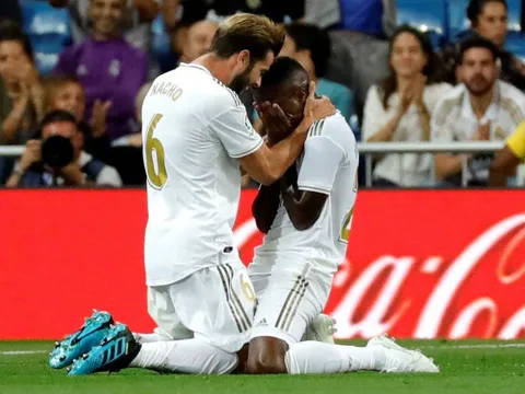 "Thần đồng" Real bất ngờ lên tiếng lý giải hành động oà khóc nức nở trên sân