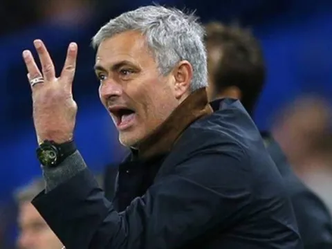 Thắng 3-0, Mourinho thất vọng với 3 sao Tottenham