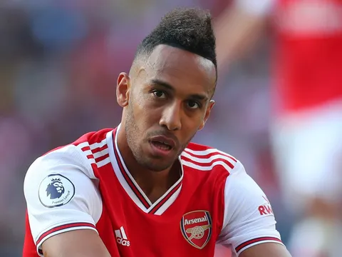 Thắng Frankfurt, Aubameyang đăng đàn xin lỗi đồng đội