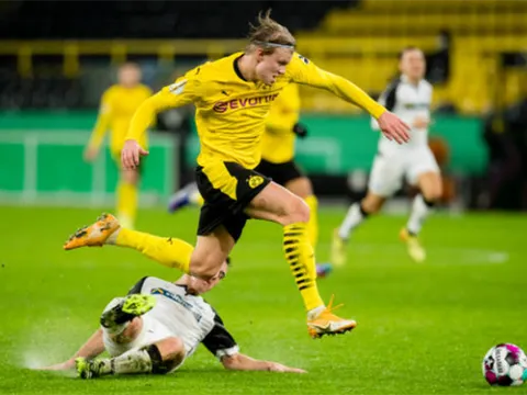 Thắng nhọc đội hạng 2, CĐV Dortmund chọn ra cầu thủ xuất sắc nhất trận