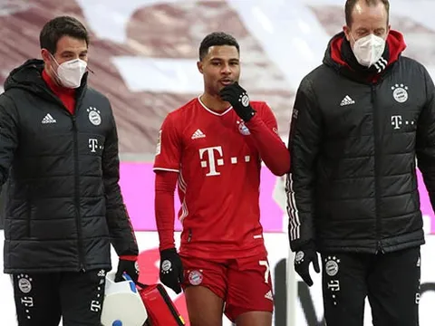 Thắng nhọc Freiburg, Bayern Munich nín thở trước chấn thương của "ma tốc độ"