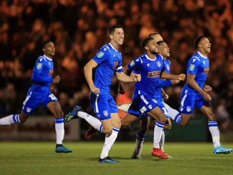 Thắng sốc Tottenham, CLB League Two sẽ tái hiện 'truyện cổ tích' 7 năm trước?