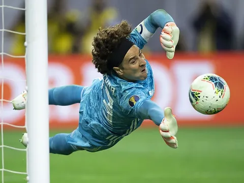 'Thánh' Ochoa lại cản phá xuất thần đưa Mexico vào bán kết