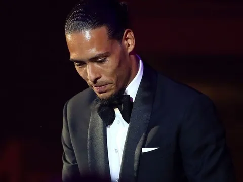 Thất bại tại FIFA the Best, vì sao Van Dijk vẫn có thể giành QBV?