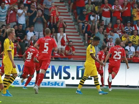 Thấy gì sau cú sảy chân sốc của Dortmund trước Union Berlin?