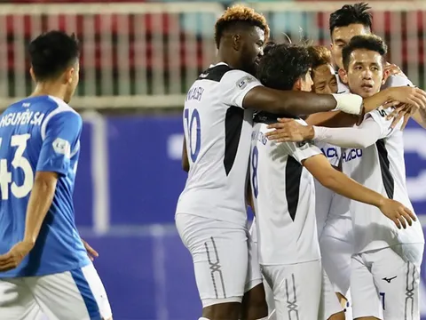 Thấy gì từ trận ra quân V-League 2020 của đội bóng bầu Đức?