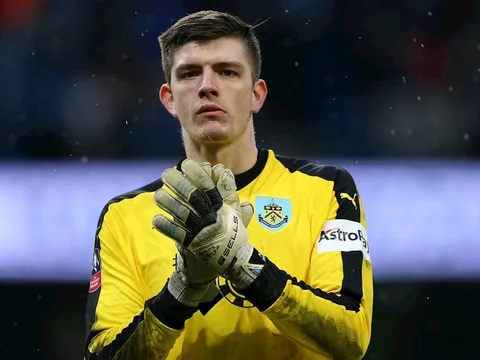 Thay Kepa, Chelsea nhắm mua thủ môn tuyển Anh