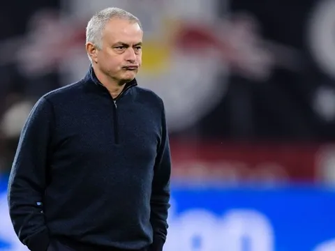 Thay thế Ramos, Real chi 60 triệu, cuỗm mất trò cưng của Mourinho?