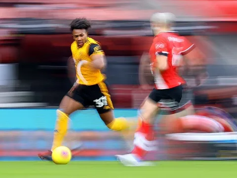 "The flash" xuất hiện, hàng thủ M.U vỡ vụn và những hình ảnh ấn tượng nhất