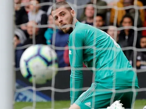 BXH cầu thủ "hào phóng" nhất Premier League: De Gea & Leno quá tệ!
