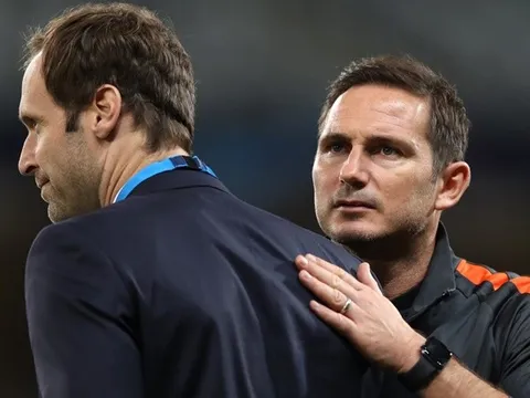 Rõ vai trò của Petr Cech sau khi Frank Lampard bị Chelsea sa thải