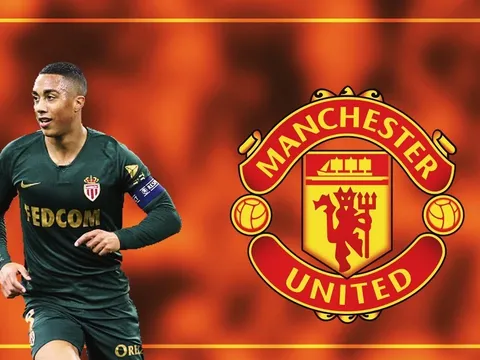 'Thế thân Pogba' đặt chân đến Anh, ký HĐ kỷ lục khiến Man Utd ôm hận