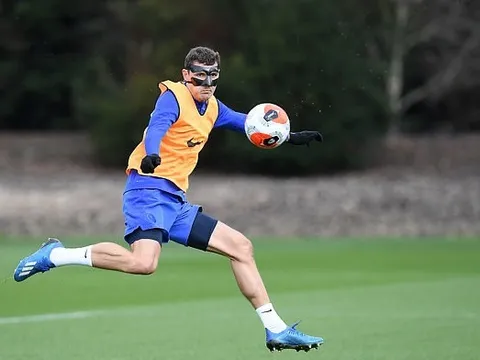 Thêm một "Zorro" xuất hiện ở Chelsea sau thất bại trước M.U