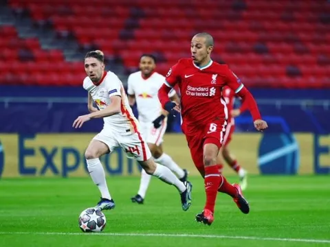 Thiago Alcantara bị chỉ trích, Jurgen Klopp phản đối kịch liệt