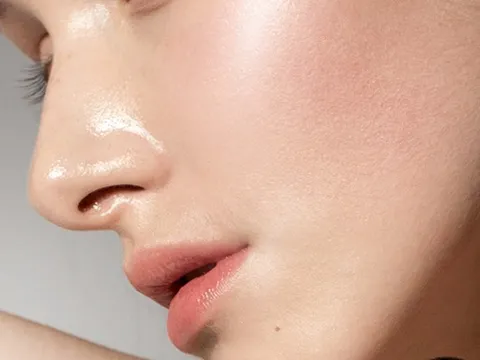 Thoa kem chống nắng hay che khuyết điểm trước? Thứ tự đúng để lớp nền mịn đẹp, không bết dính