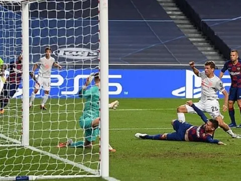 Raumdeuter đích thực trở lại, xứng danh “cơn ác mộng” của Barcelona