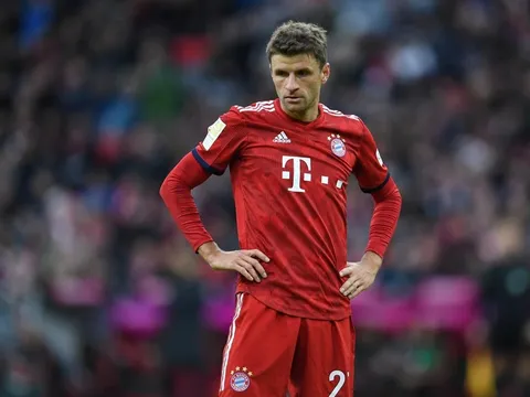 Nội bộ Bayern lại nổi sóng: Salihamidzic và Thomas Mueller mâu thuẫn