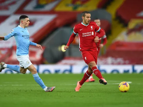 Thống kê Liverpool 1-4 Man City: Anfield sụp đổ, Nhà vua băng hà!