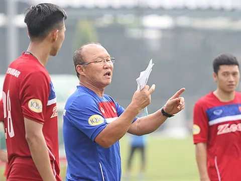 Văn Toàn lên tiếng sau phát ngôn gây hiểu lầm về lệnh cấm của thầy Park