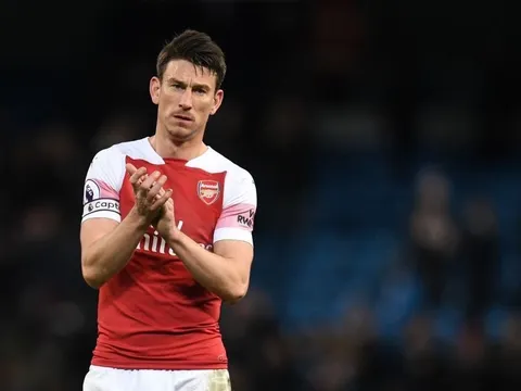 Thủ lĩnh Arsenal 'nổi loạn', Wenger và người cũ đồng loạt nói 1 điều