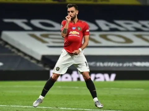 Thủ môn Man Utd phân tích khả năng đá phạt đền lợi hại của Fernandes